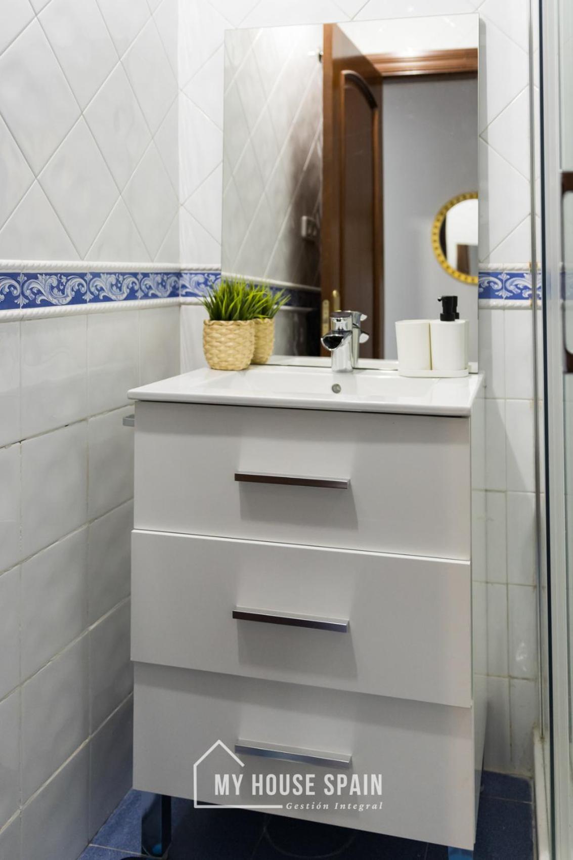 Myhousespain - Playa De Poniente, Con Vistas Al Mar Y Parking Gratuito Gijón Eksteriør bilde