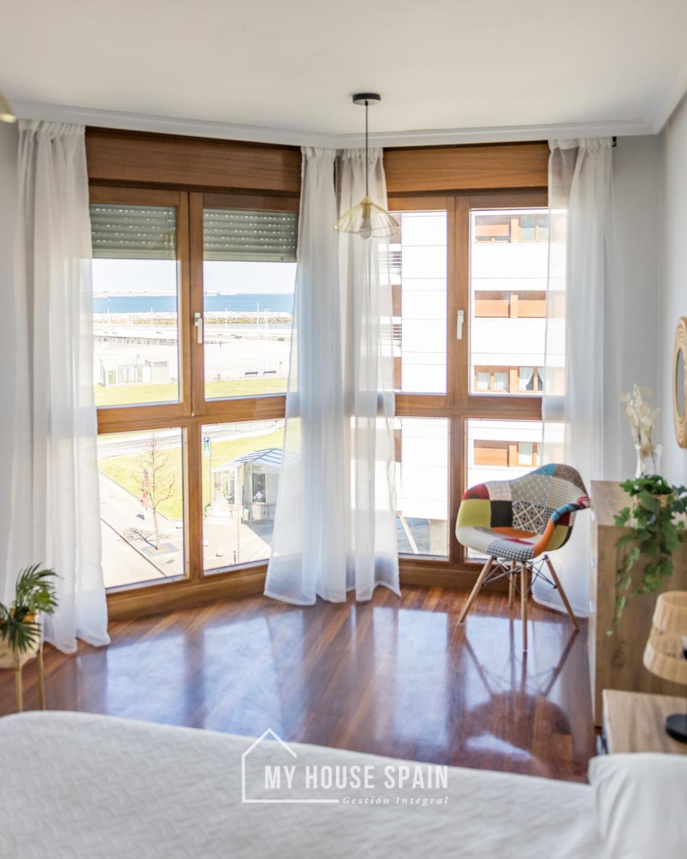 Myhousespain - Playa De Poniente, Con Vistas Al Mar Y Parking Gratuito Gijón Eksteriør bilde