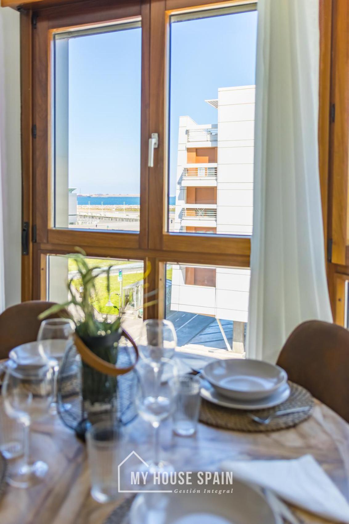 Myhousespain - Playa De Poniente, Con Vistas Al Mar Y Parking Gratuito Gijón Eksteriør bilde