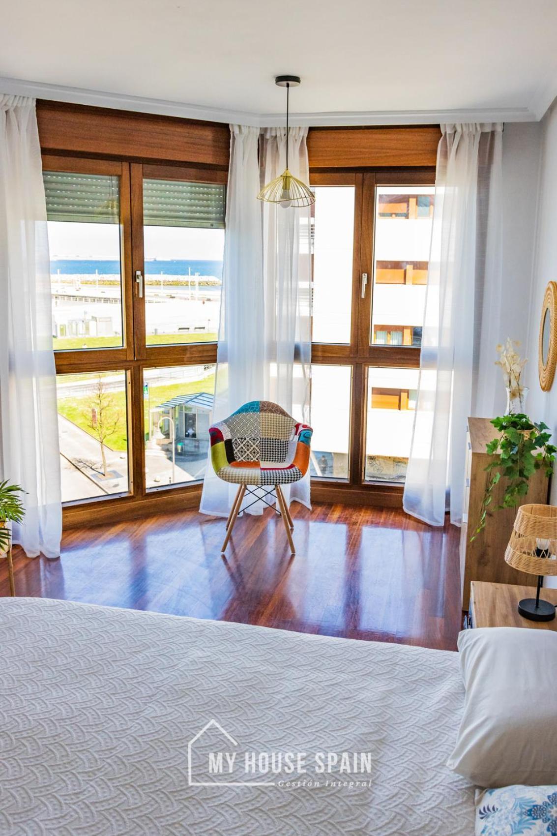 Myhousespain - Playa De Poniente, Con Vistas Al Mar Y Parking Gratuito Gijón Eksteriør bilde